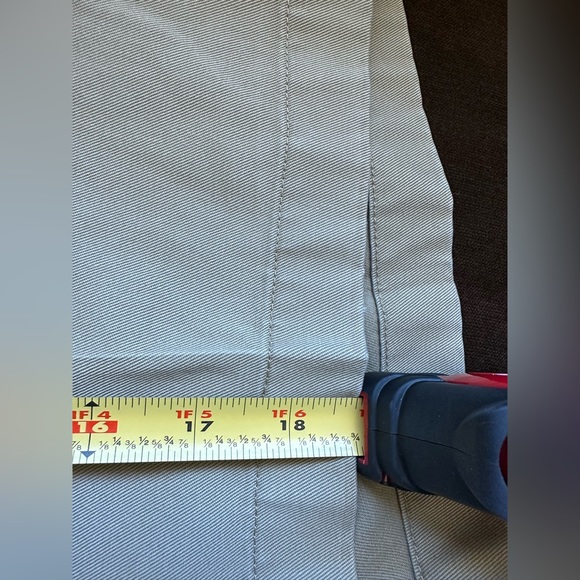 L.L.Bean Natural Fit Kaki Brown Shorts 100 % Cotton Sz 38 Pockets Thick Material - Picture 11 of 13